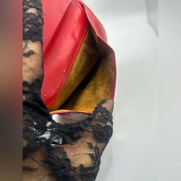 Gucci Vintage Red Leather Half-Moon Clutch with Gold hardware - Picture 12 of 16